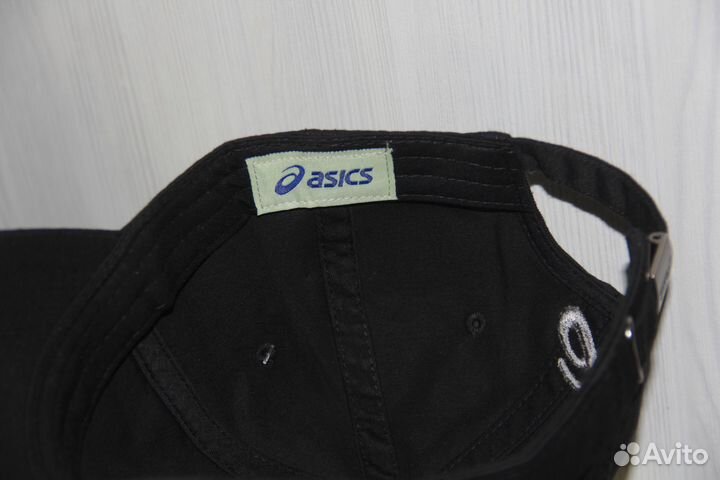 Спортивные кепки asics