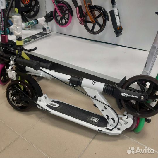 Самокат с дисковым тормозом