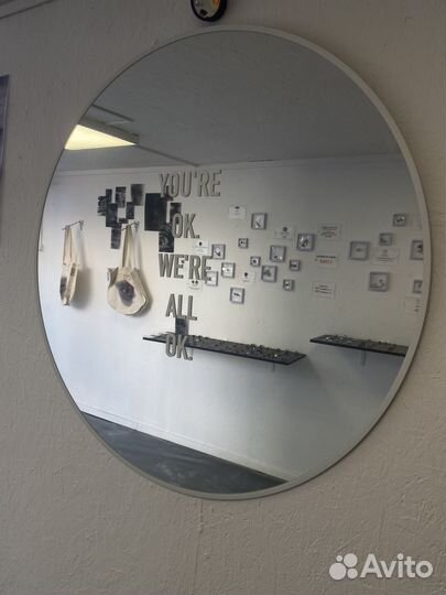 Стойка рецепшн, зеркало, полки, комод