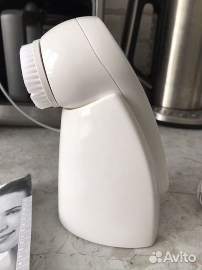 Прибор для чистки и массажа лица