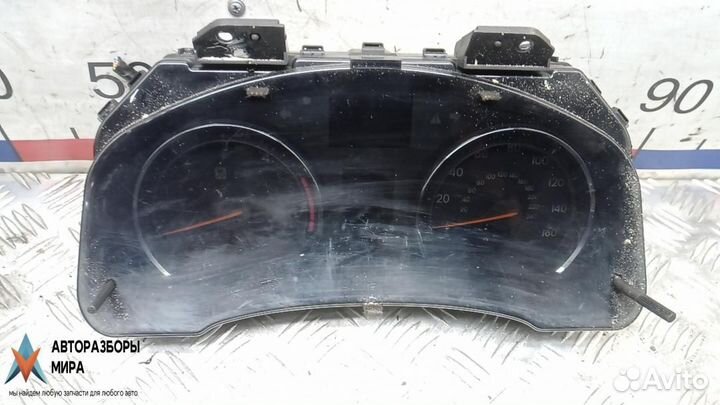 Щиток приборов (приборная панель) Toyota Avensis