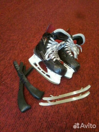 Коньки хоккейные