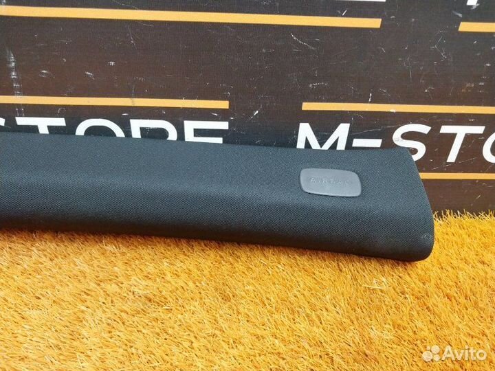 Обшивка стойки передняя правая Mercedes-Benz