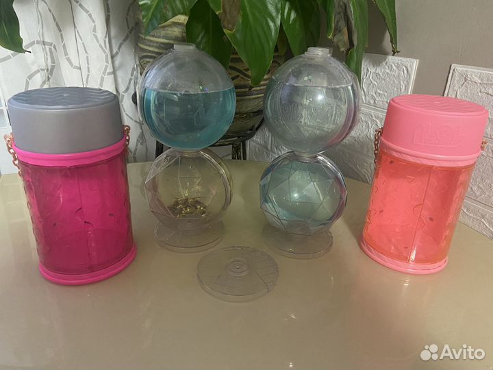 Шары и капсулы LOL