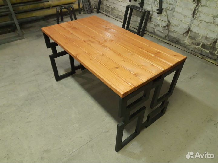 Стол садовый