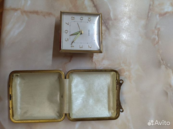 Часы будильник Seiko