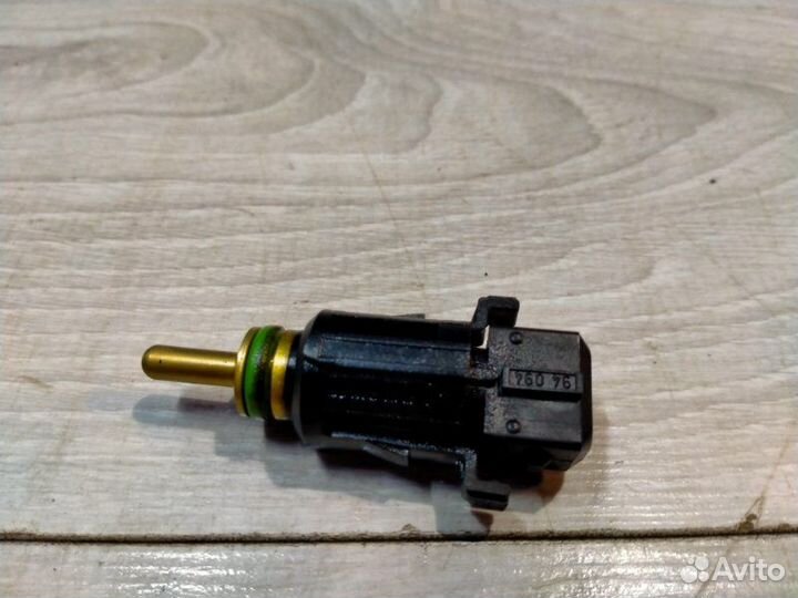 Датчик температуры Bmw X5 E53 M54B30 01/2004