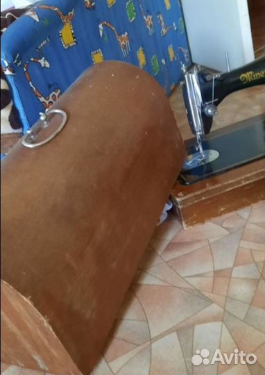 Швейная машина Минерва