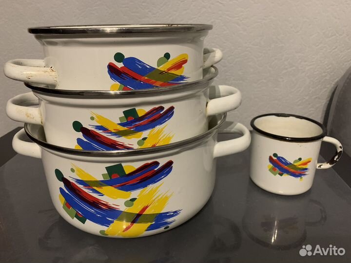 Набор кастрюль эмалированных