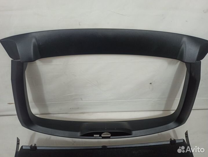 Обшивка двери багажника BMW 5-серия F11