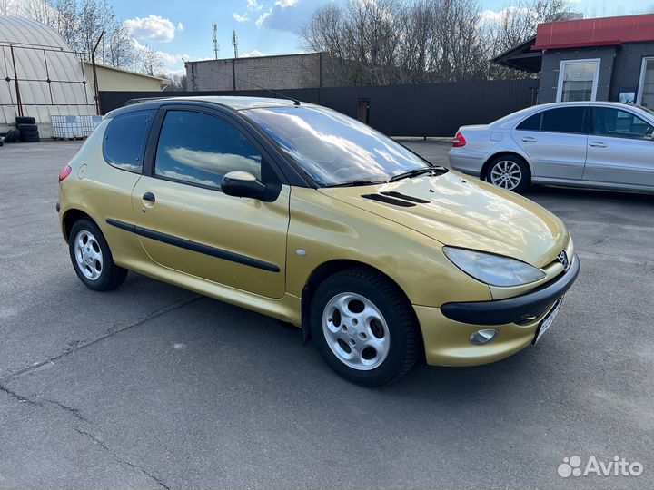 Peugeot 206, 2003