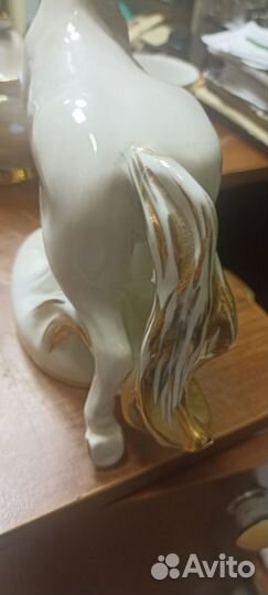 Фарфоровая статуэтка конь огонь лфз