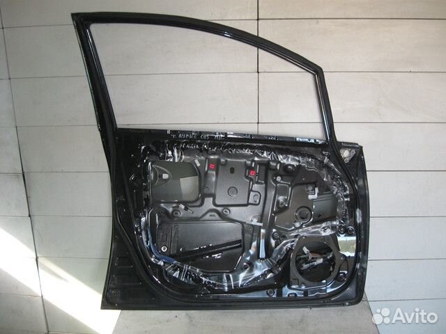 Дверь передняя левая Тойота Аурис