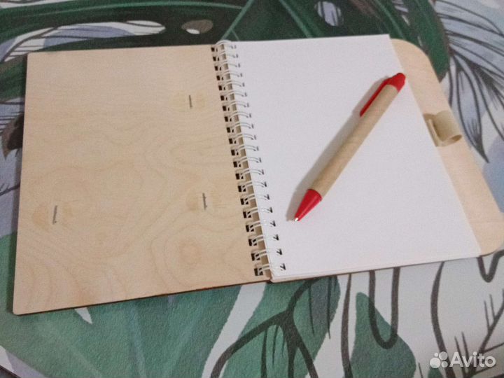Блокнот в деревянной обложке
