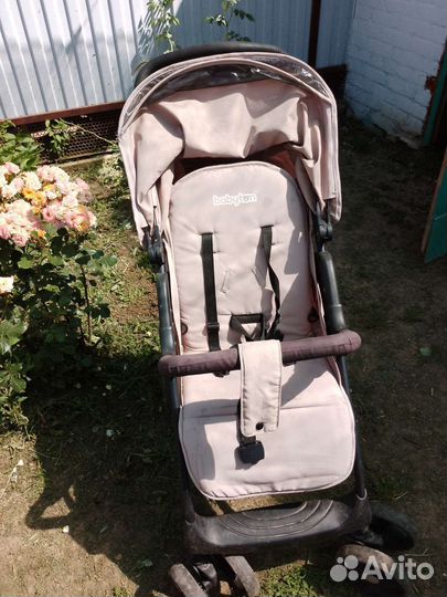 Прогулочная коляска