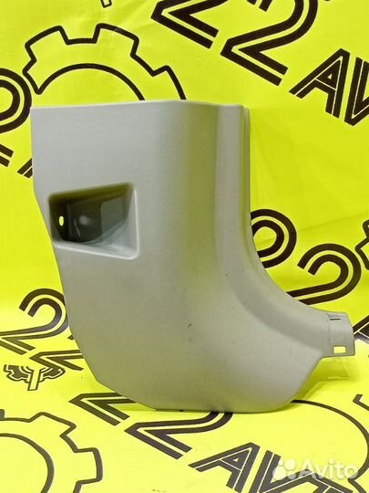 Накладка стойки нижняя передняя правая Toyota