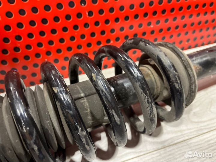 Амортизатор подвески передний Mercedes-Benz