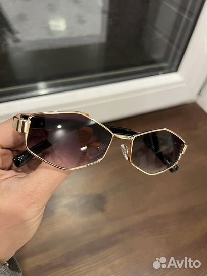 Солнцезащитные очки