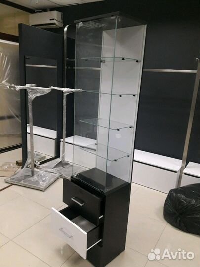 Витрина стеклянная