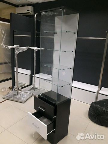 Витрина стеклянная