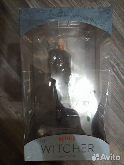 Фигурка Ведьмак