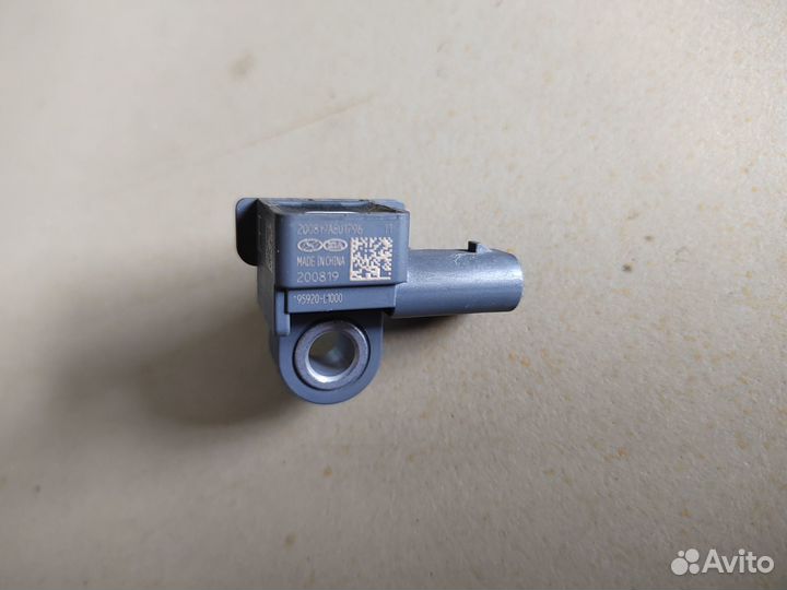 Датчик удара SRS передний Hyundai Kia 95920-L1000