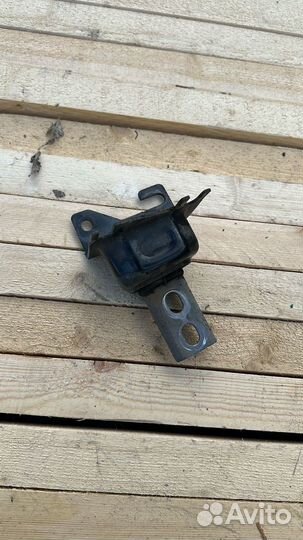 Левая опора двигателя на LADA Веста sport