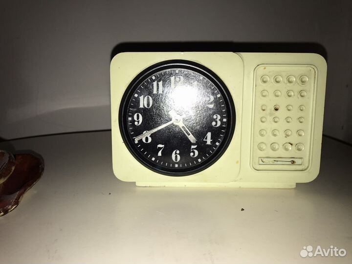 Часы- будильник