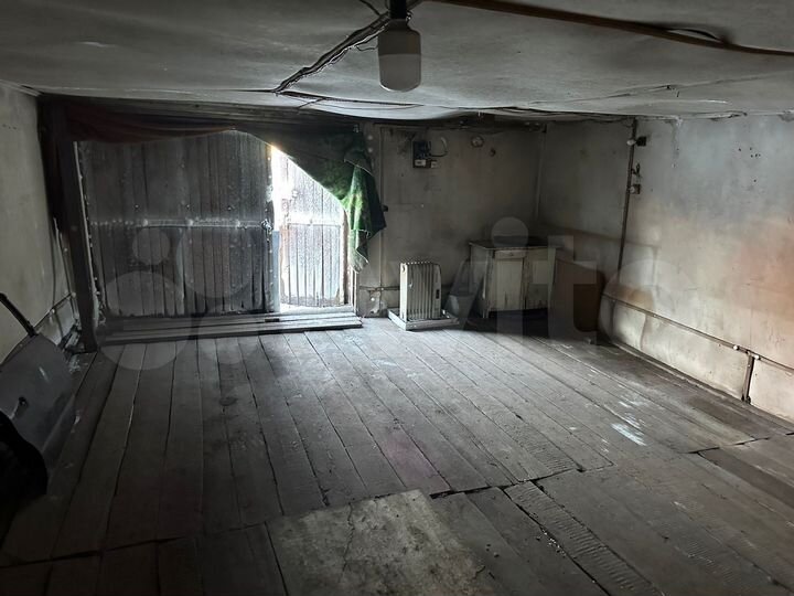 Гараж, > 30 м²