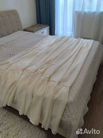 Покрывало+2 подушки+2 комплекта штор с подхватами