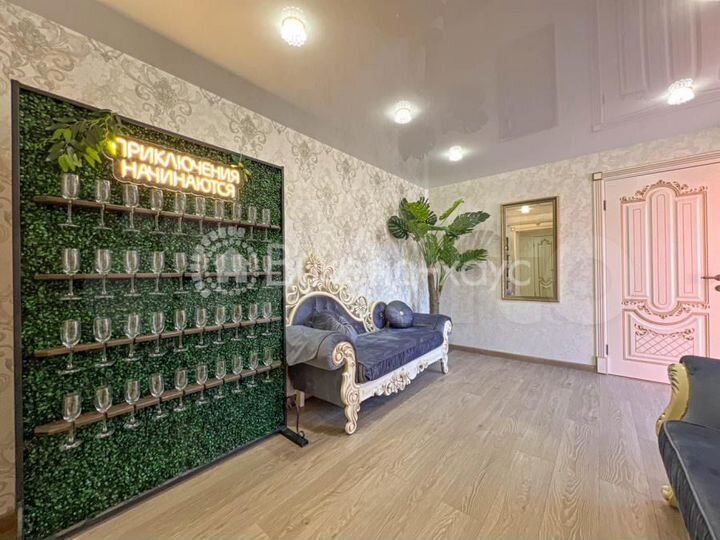 10-к. и более коттедж, 1000 м²