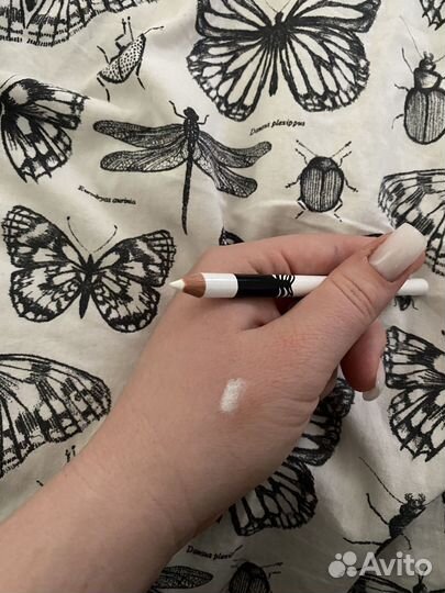 Карандаш для глаз белый