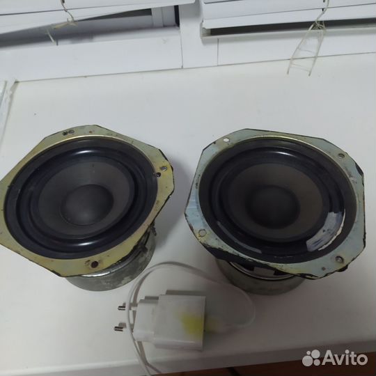 Колонки сабвуфера от домашнего кинотеатра