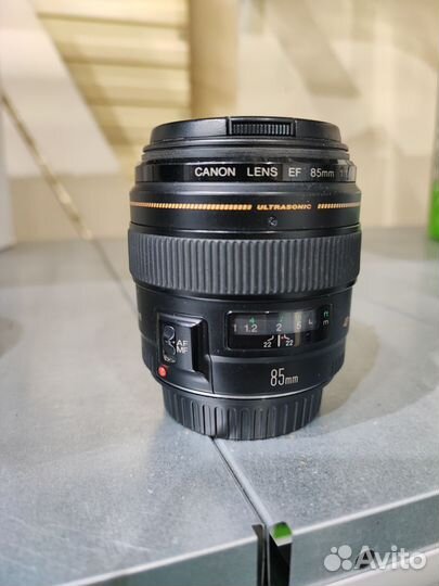 Canon EF 85mm 1:1.8 USM