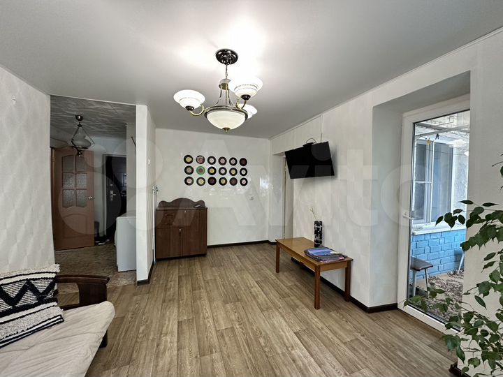 2-к. квартира, 38 м², 1/9 эт.