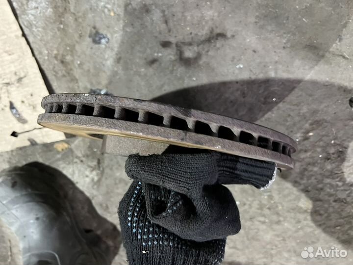 Суппорт тормозной Nissan X-Trail T31