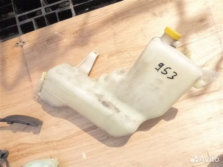 Расширительный бачок Nissan Safari wfgy61 TB48DE