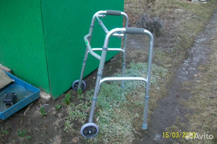 Ходунки для взрослых. и трости. доставка возможна