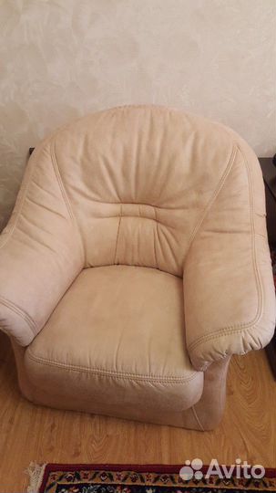 Кожанное кресло