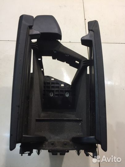 Подлокотник (Mercedes-Benz M-class W166)