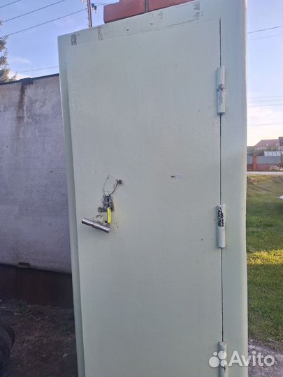 Сейф металлический