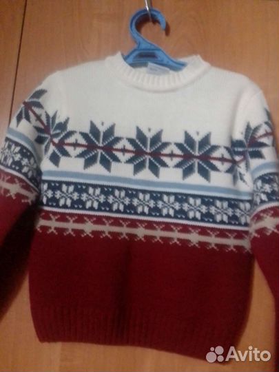 Свитер
