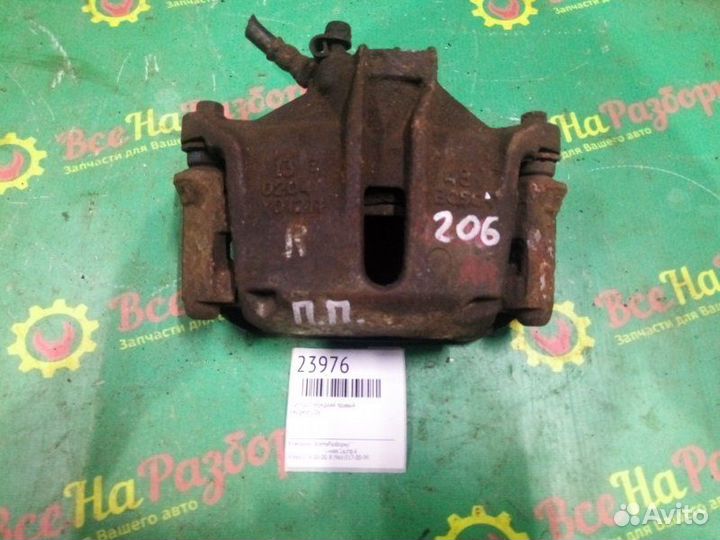 Суппорт передний правый Peugeot 206