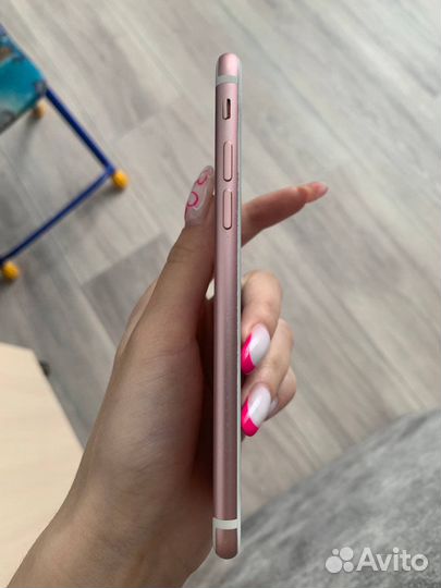 Телефон iPhone 7 32 gb