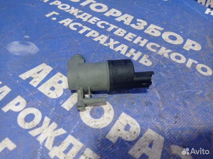 Моторчик омывателя лобового стекла Renault Logan 1