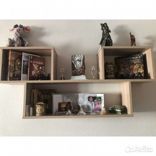 Полка книжная навесная белая