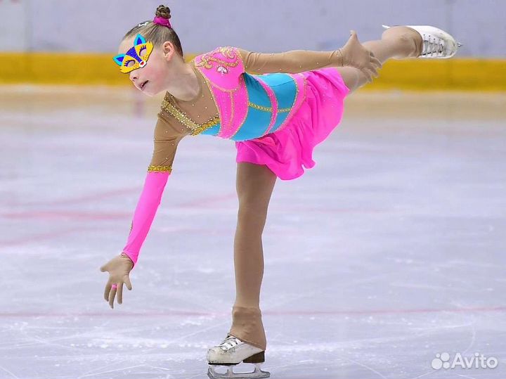 Платье для выступлений по фигурному катанию