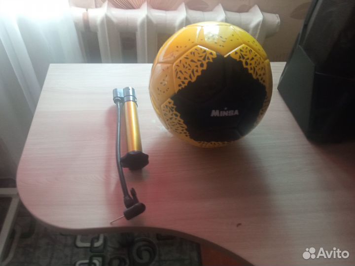 Футбольный мяч