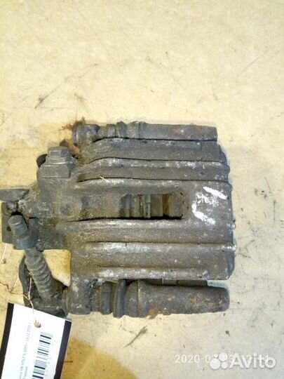 Суппорт задний правый Volkswagen Golf