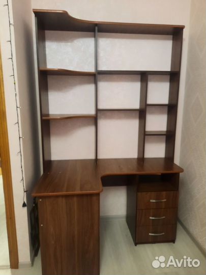 Отдам письменный стол